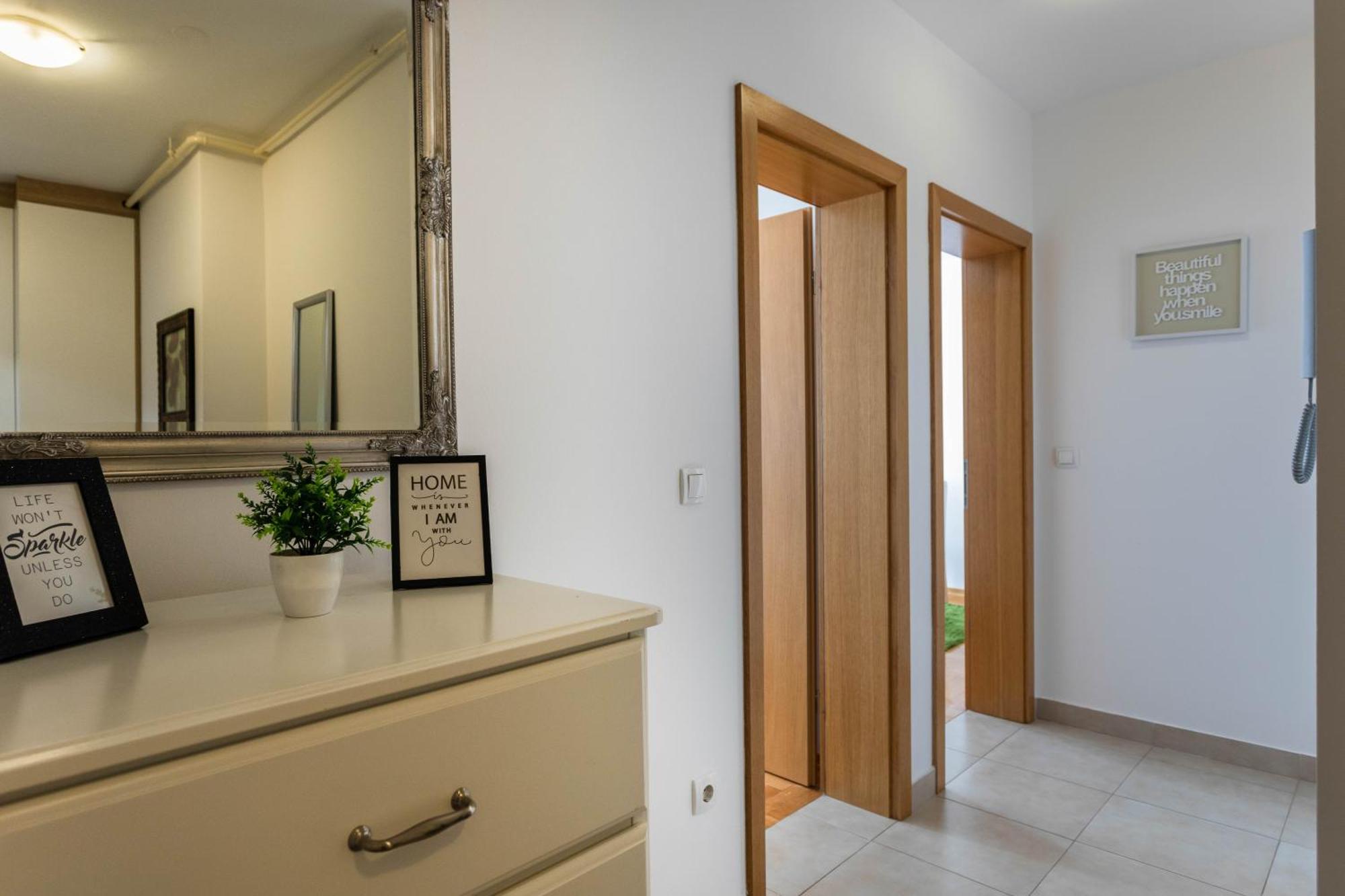 דירות זאגרב Sunny 1Bdr With Balcony & Parking מראה חיצוני תמונה